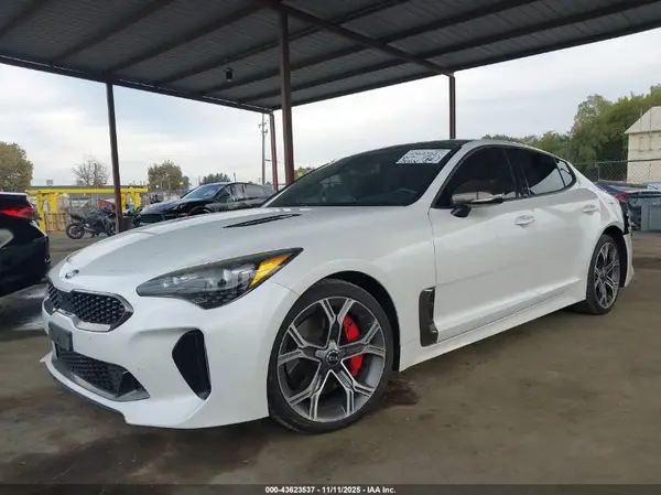 KNAE45LC9K6043200 2019 KIA STINGER - Image 2