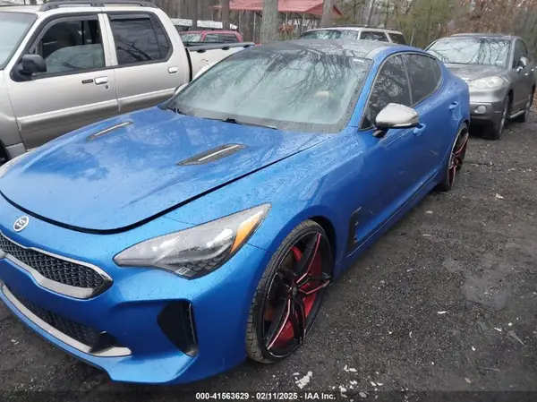 KNAE45LCXJ6018532 2018 KIA STINGER - Image 2