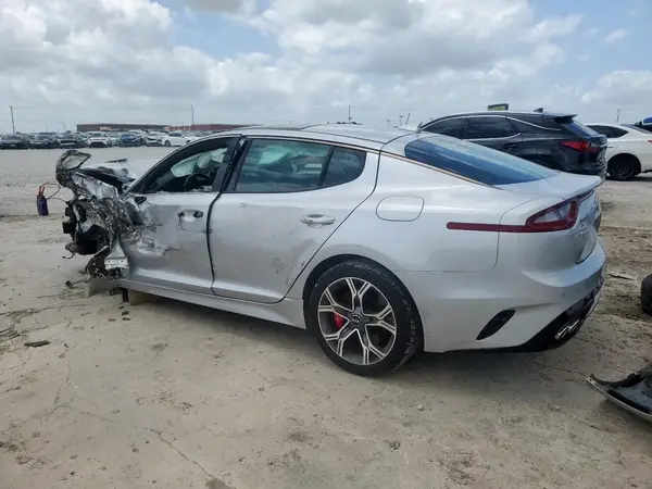 KNAE45LCXJ6025299 2018 KIA STINGER - Image 2