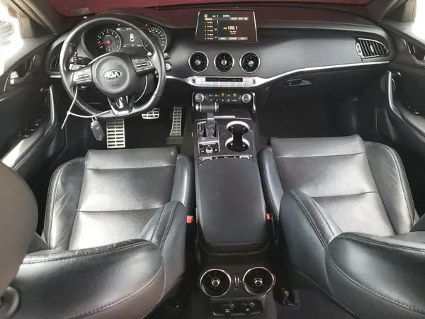 KNAE45LCXJ6028543 2018 KIA STINGER - Image 8