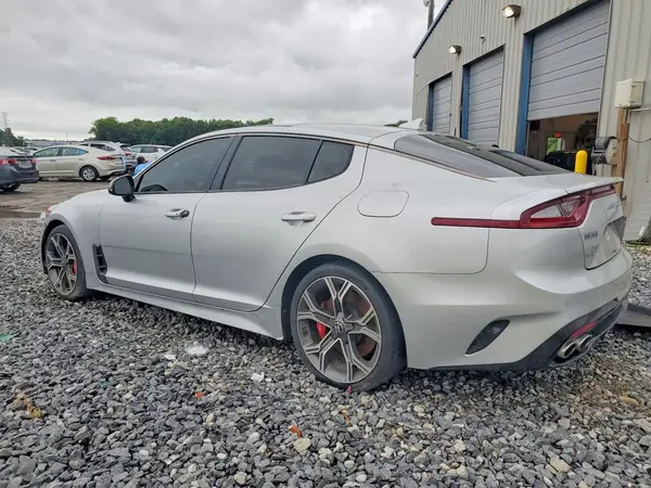 KNAE55LC0J6024367 2018 KIA STINGER - Image 2