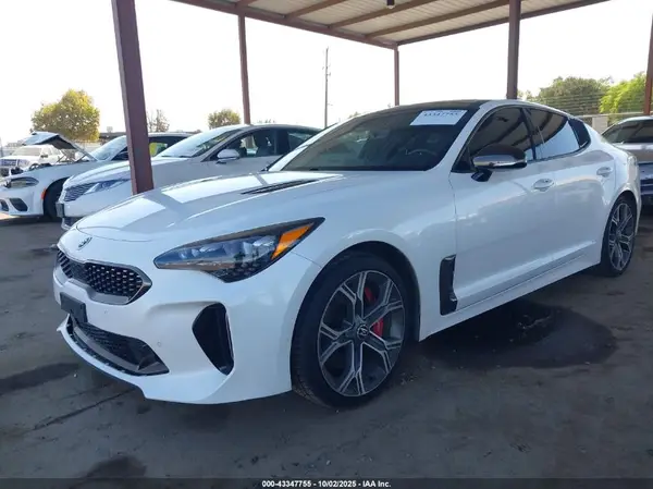 KNAE55LC0J6036468 2018 KIA STINGER - Image 2