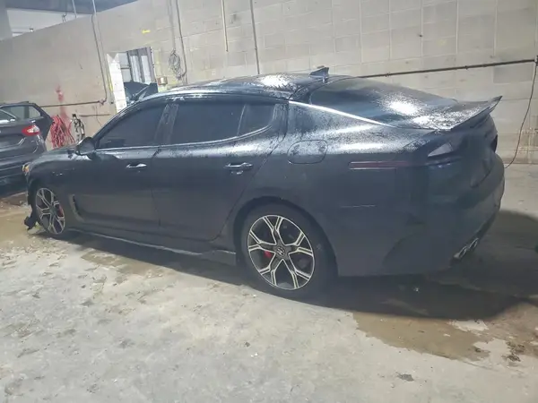 KNAE55LC0J6040844 2018 KIA STINGER - Image 2