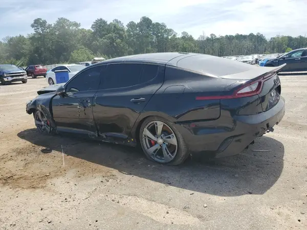 KNAE55LC1J6015693 2018 KIA STINGER - Image 2