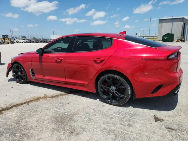 KNAE55LC1J6015953 2018 KIA STINGER - Image 2