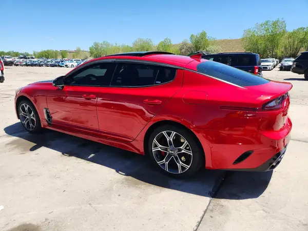 KNAE55LC1J6018268 2018 KIA STINGER - Image 2