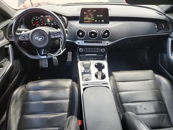 KNAE55LC1J6018268 2018 KIA STINGER - Image 8