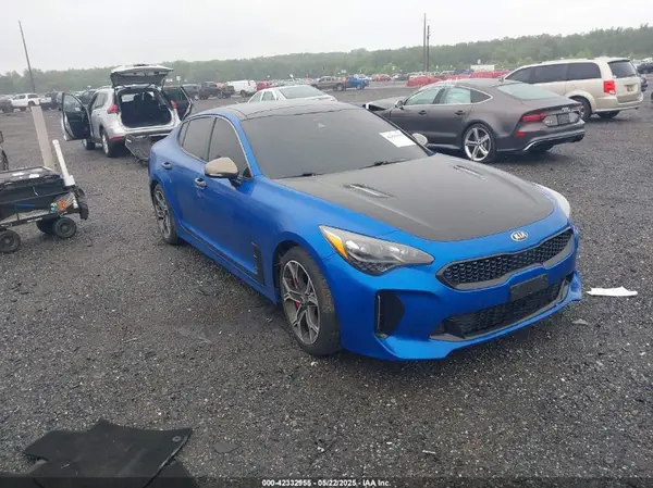 KNAE55LC1J6020697 2018 KIA STINGER - Image 1