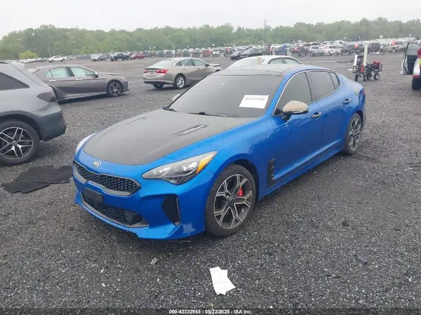 KNAE55LC1J6020697 2018 KIA STINGER - Image 2