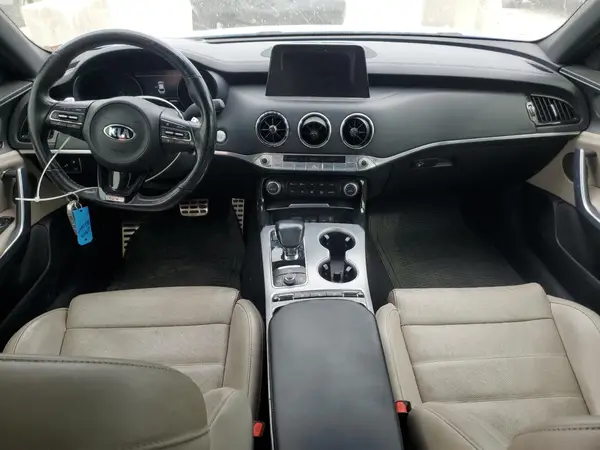 KNAE55LC1J6024071 2018 KIA STINGER - Image 8