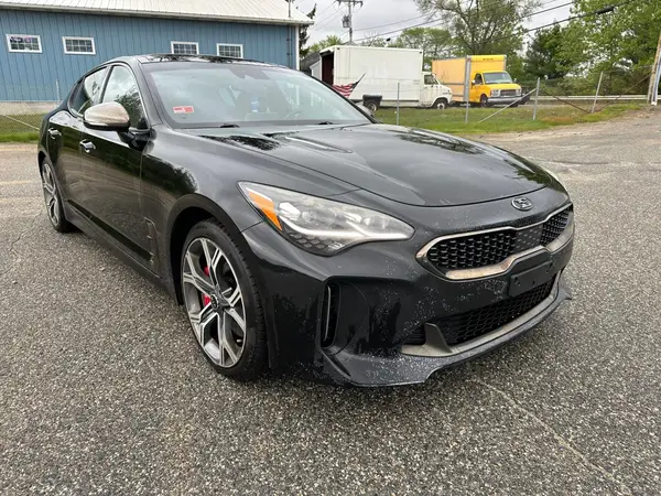 KNAE55LC1J6025365 2018 KIA STINGER - Image 2