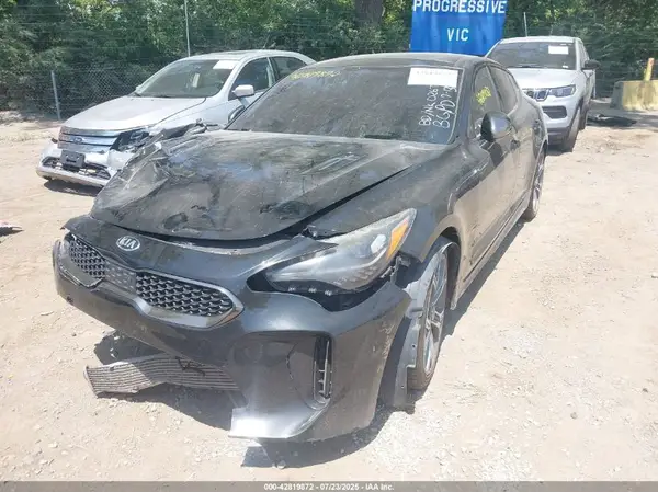 KNAE55LC1J6026760 2018 KIA STINGER - Image 2