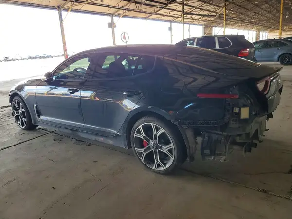 KNAE55LC1J6027567 2018 KIA STINGER - Image 2