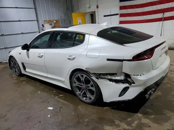 KNAE55LC1J6027665 2018 KIA STINGER - Image 2