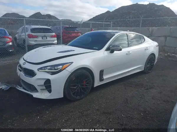 KNAE55LC1J6027908 2018 KIA STINGER - Image 2