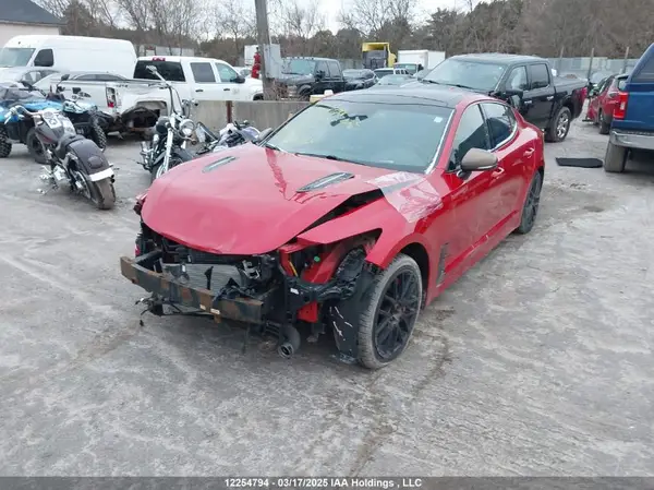 KNAE55LC1J6030663 2018 KIA STINGER - Image 2