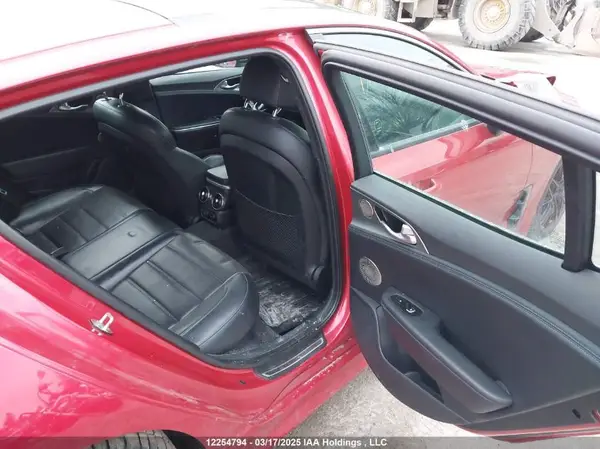 KNAE55LC1J6030663 2018 KIA STINGER - Image 8