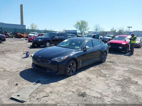 KNAE55LC1J6033756 2018 KIA STINGER - Image 2