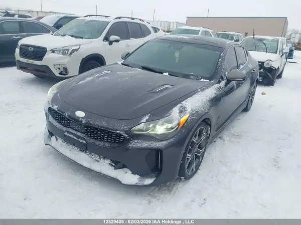 KNAE55LC1J6038701 2018 KIA STINGER - Image 2
