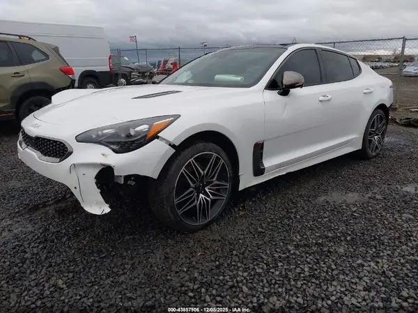 KNAE55LC1N6099407 2022 KIA STINGER - Image 2