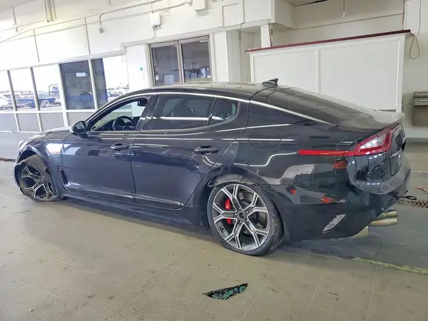 KNAE55LC2J6016772 2018 KIA STINGER - Image 2