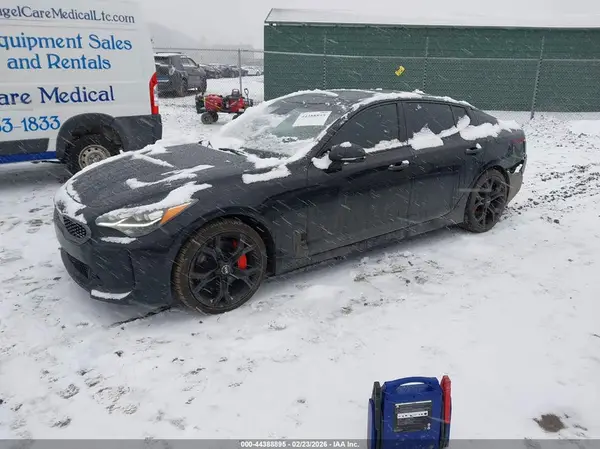 KNAE55LC2J6017193 2018 KIA STINGER - Image 2