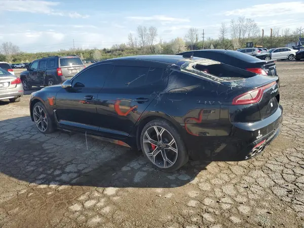 KNAE55LC2J6018957 2018 KIA STINGER - Image 2