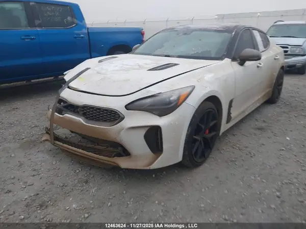 KNAE55LC2J6037623 2018 KIA STINGER - Image 2