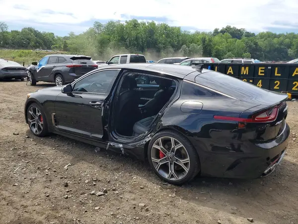 KNAE55LC2J6038982 2018 KIA STINGER - Image 2