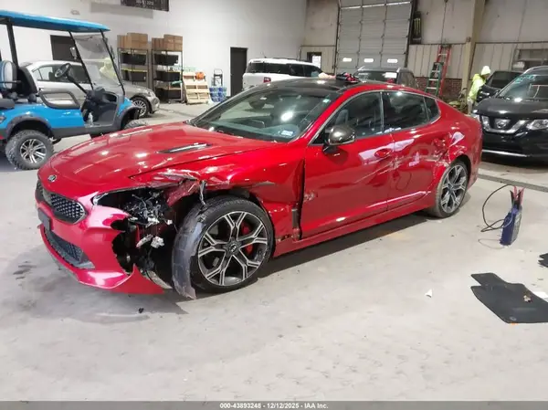 KNAE55LC3J6017722 2018 KIA STINGER - Image 2