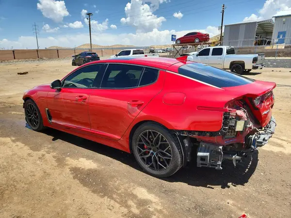 KNAE55LC3J6018837 2018 KIA STINGER - Image 2
