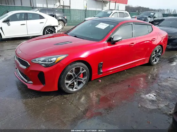 KNAE55LC3J6019339 2018 KIA STINGER - Image 2