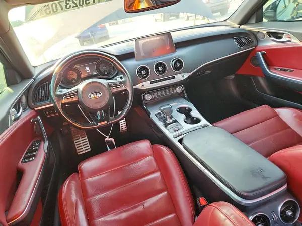 KNAE55LC4J6013131 2018 KIA STINGER - Image 8