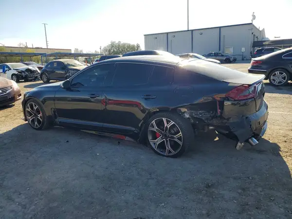 KNAE55LC4J6016756 2018 KIA STINGER - Image 2