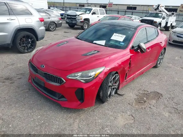 KNAE55LC4J6017678 2018 KIA STINGER - Image 2