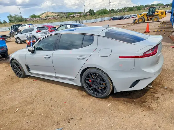 KNAE55LC4J6018779 2018 KIA STINGER - Image 2