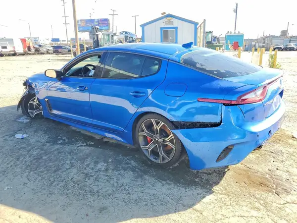 KNAE55LC4J6021004 2018 KIA STINGER - Image 2