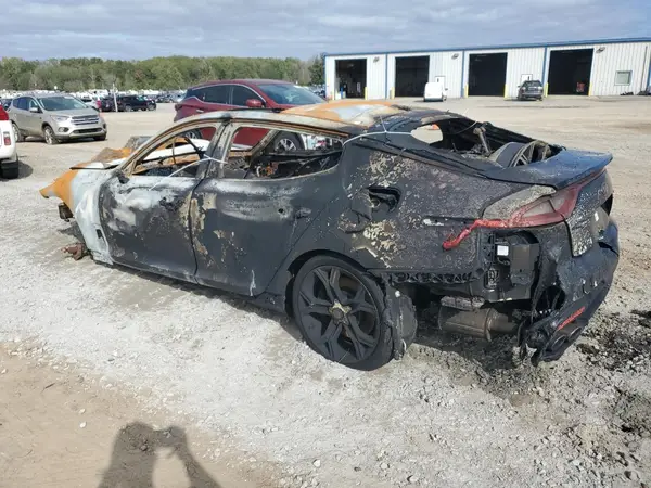 KNAE55LC4J6022055 2018 KIA STINGER - Image 2