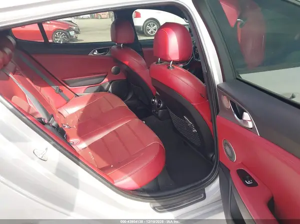 KNAE55LC4J6023318 2018 KIA STINGER - Image 8