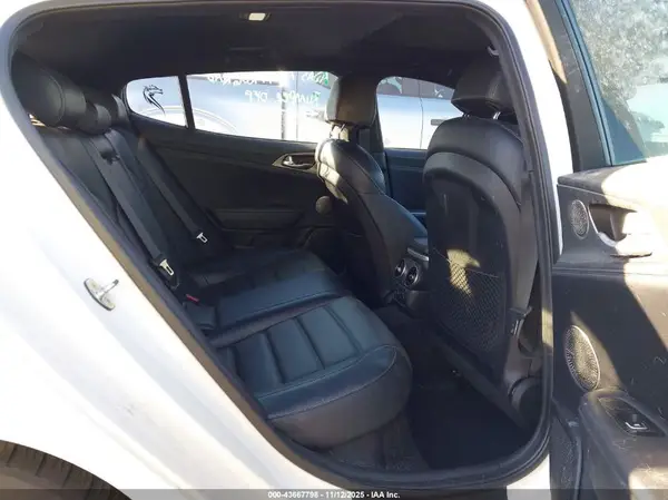 KNAE55LC4J6023464 2018 KIA STINGER - Image 8
