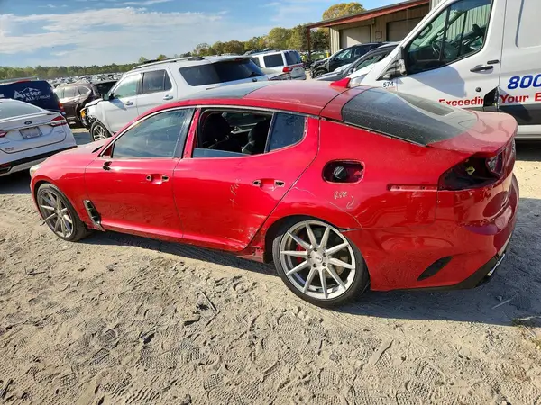 KNAE55LC4J6025103 2018 KIA STINGER - Image 2