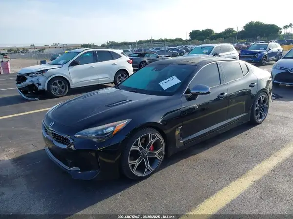 KNAE55LC5J6013624 2018 KIA STINGER - Image 2