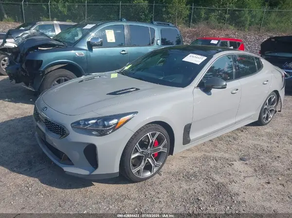 KNAE55LC5J6019293 2018 KIA STINGER - Image 2