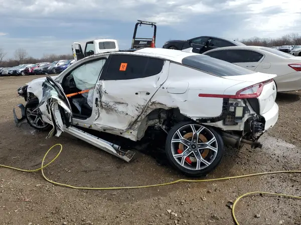 KNAE55LC5J6020752 2018 KIA STINGER - Image 2