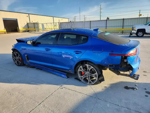 KNAE55LC5J6022484 2018 KIA STINGER - Image 2