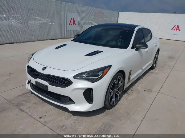 KNAE55LC5J6027247 2018 KIA STINGER - Image 2