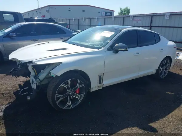 KNAE55LC5J6027667 2018 KIA STINGER - Image 2