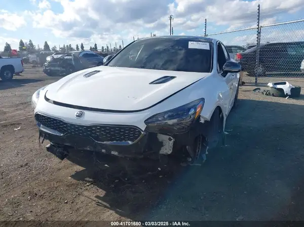 KNAE55LC5K6059519 2019 KIA STINGER - Image 2