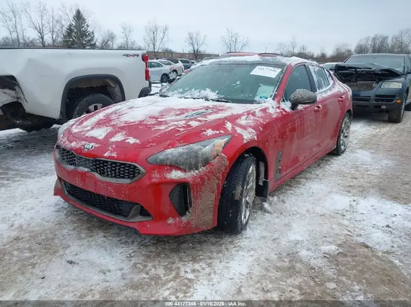 KNAE55LC6J6013227 2018 KIA STINGER - Image 2