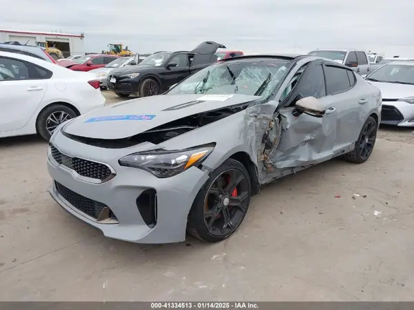 KNAE55LC6J6015897 2018 KIA STINGER - Image 2